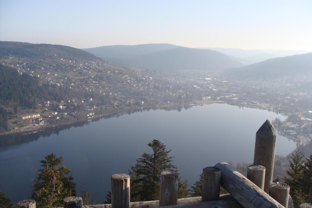 au bord du lac Gérardmer Extérieur photo